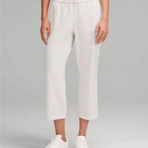 Lululemon women’s cream coloured Softstreme high-rise straight leg cropped pant